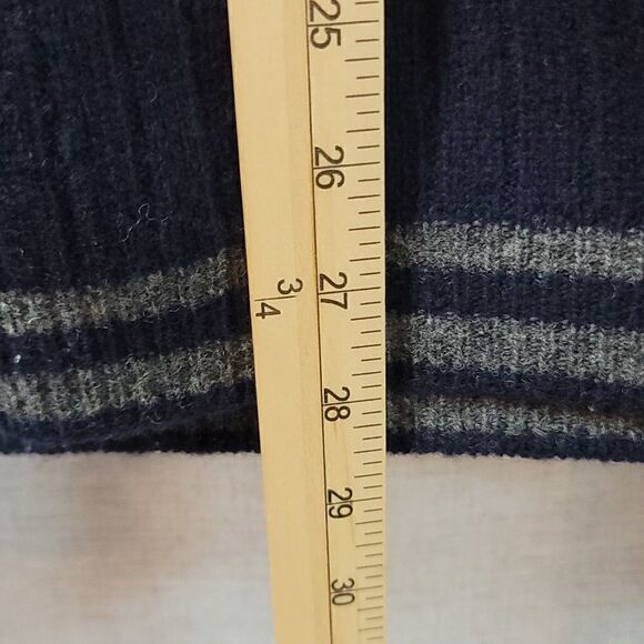 NWOT Men's V-Neck 100% Lambswool Blue Sweater - Picture 4 of 9